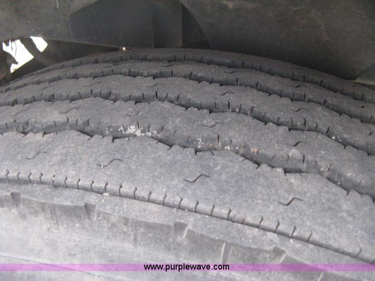 image for item B8407 1996 Kenworth T600B semi truck