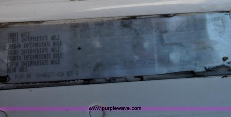 image for item C3319 2002 Freightliner Columbia CL120 semi truck