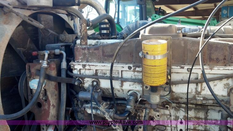 image for item E8352 1981 Peterbilt semi truck