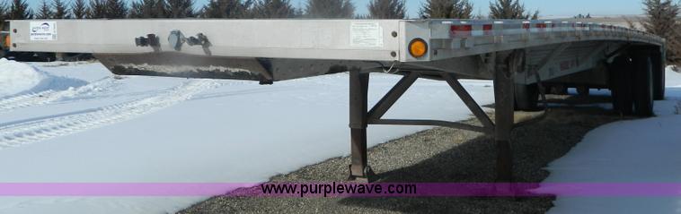 image for item G7685 1993 Reitnouer 48' aluminum trailer