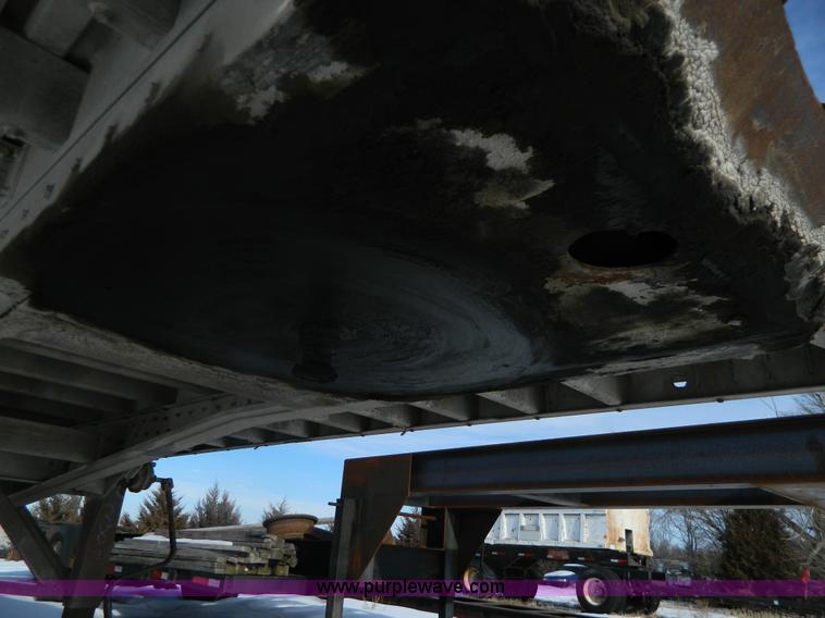 image for item G7685 1993 Reitnouer 48' aluminum trailer