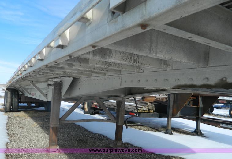image for item G7685 1993 Reitnouer 48' aluminum trailer