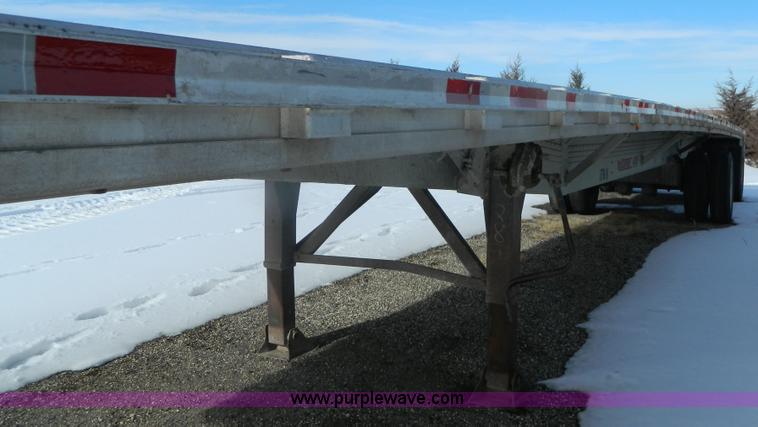 image for item G7685 1993 Reitnouer 48' aluminum trailer