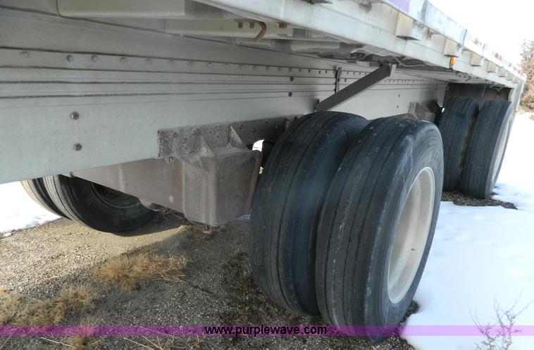 image for item G7685 1993 Reitnouer 48' aluminum trailer