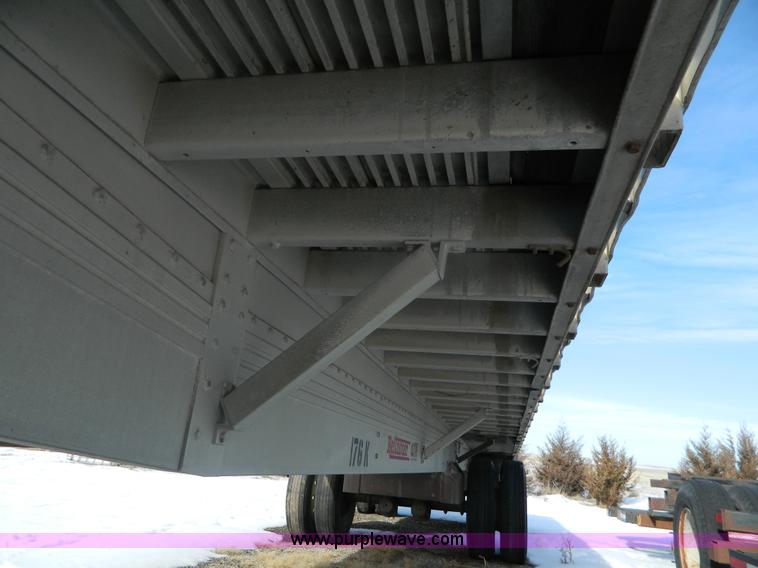 image for item G7685 1993 Reitnouer 48' aluminum trailer