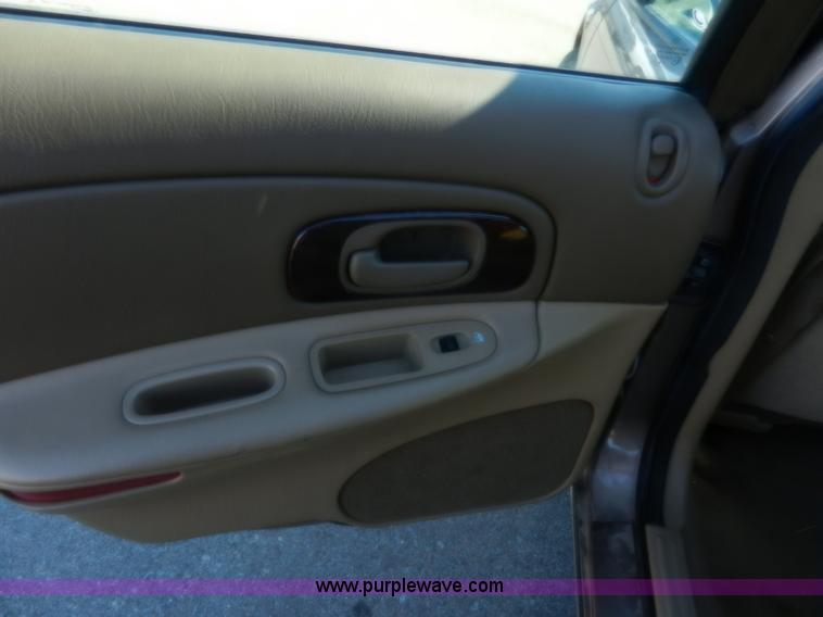 image for item A3903 1999 Chrysler Concorde LX