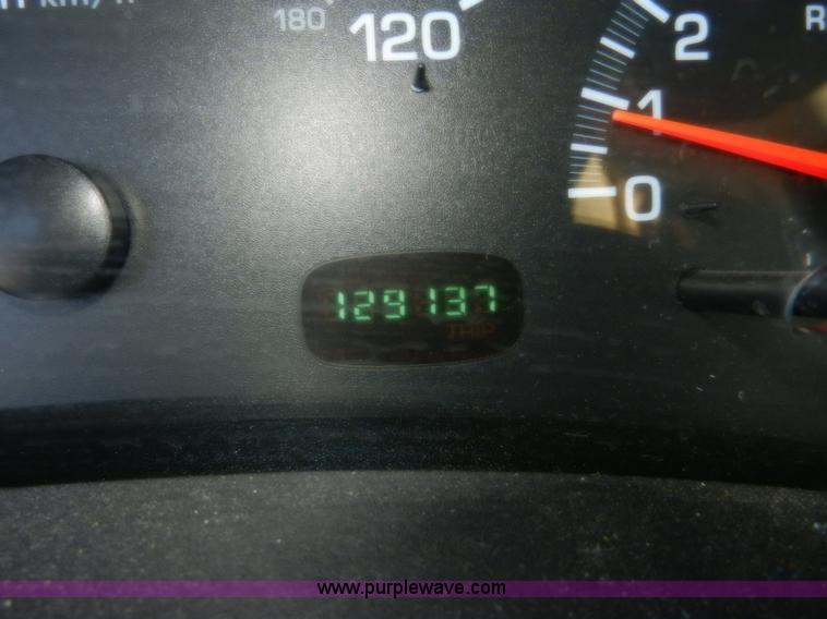 image for item A3903 1999 Chrysler Concorde LX