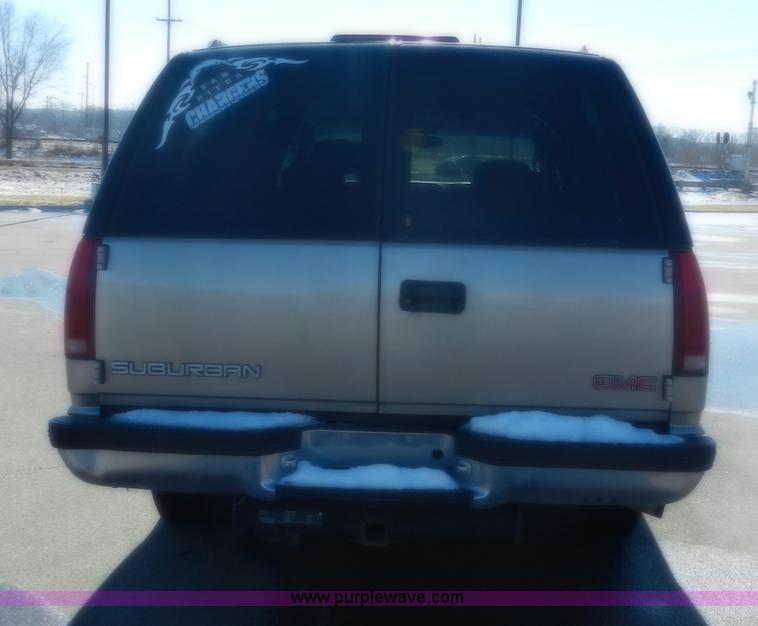 image for item A3904 1999 GMC Suburban 1500 SLT SUV