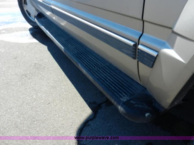 image for item A3904 1999 GMC Suburban 1500 SLT SUV