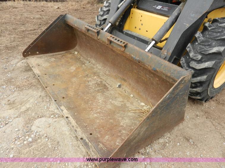 image for item AB9597 New Holland LS180 skid steer