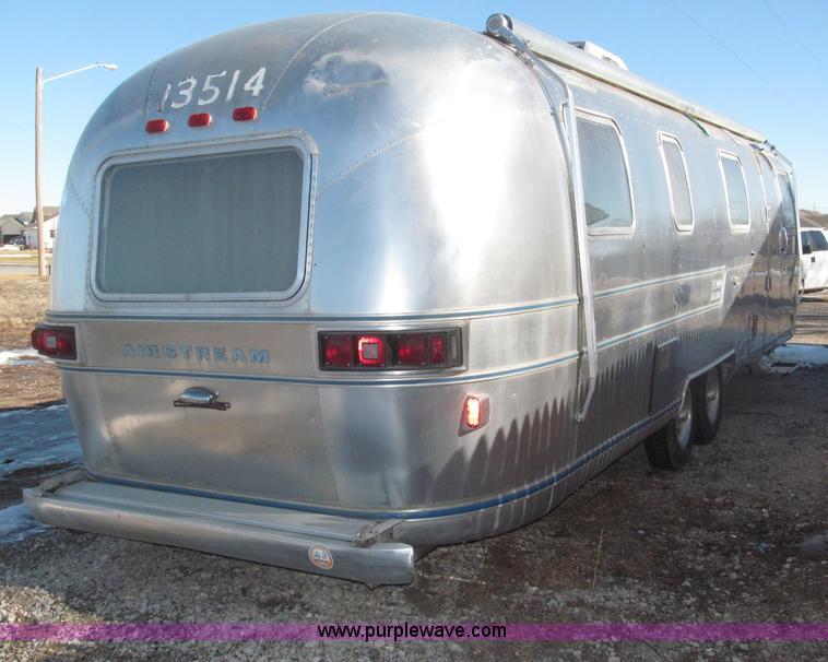 image for item B5337 1976 Airstream S0V31 31' travel trailer