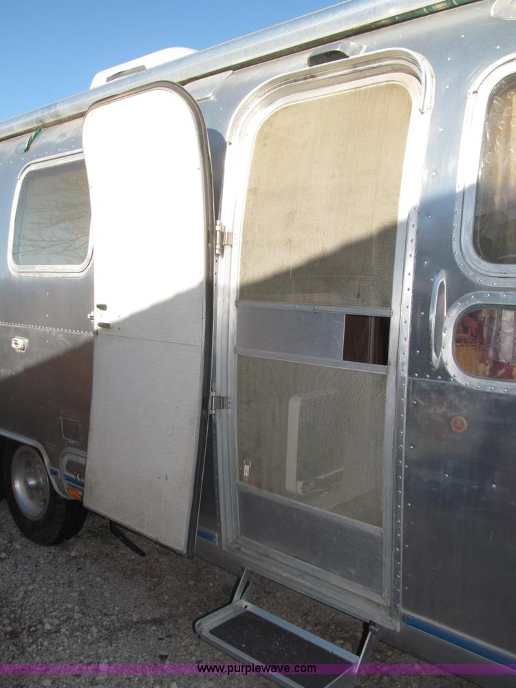 image for item B5337 1976 Airstream S0V31 31' travel trailer