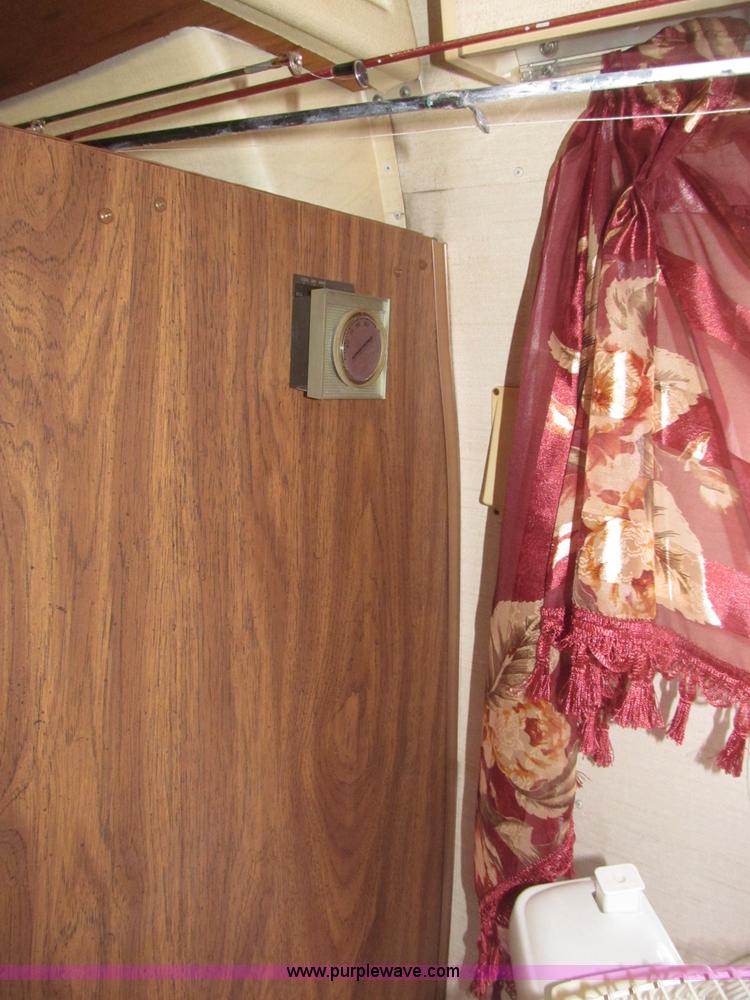 image for item B5337 1976 Airstream S0V31 31' travel trailer