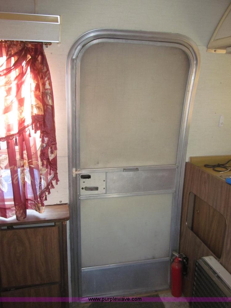 image for item B5337 1976 Airstream S0V31 31' travel trailer