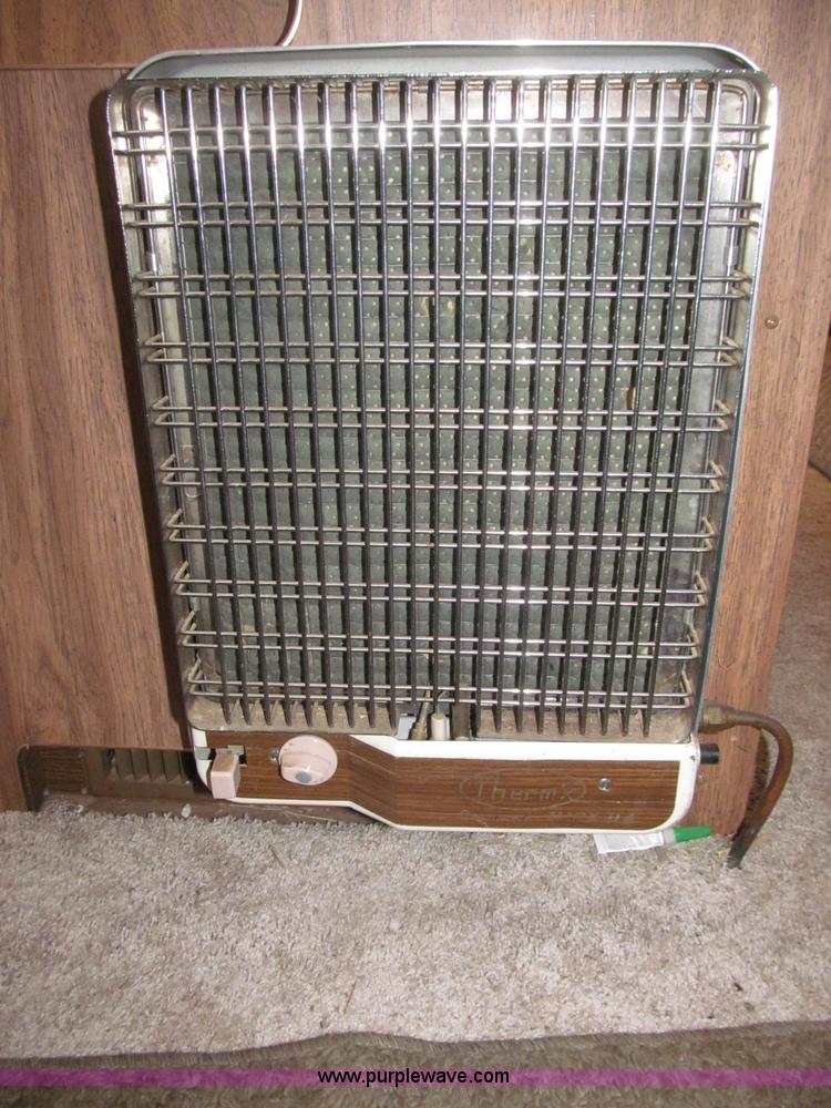 image for item B5337 1976 Airstream S0V31 31' travel trailer