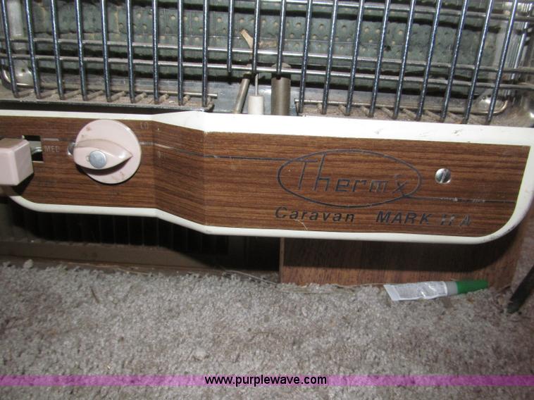 image for item B5337 1976 Airstream S0V31 31' travel trailer