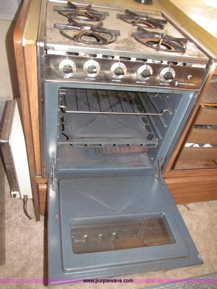 image for item B5337 1976 Airstream S0V31 31' travel trailer