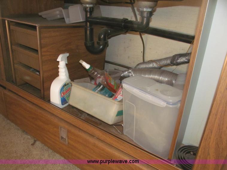 image for item B5337 1976 Airstream S0V31 31' travel trailer