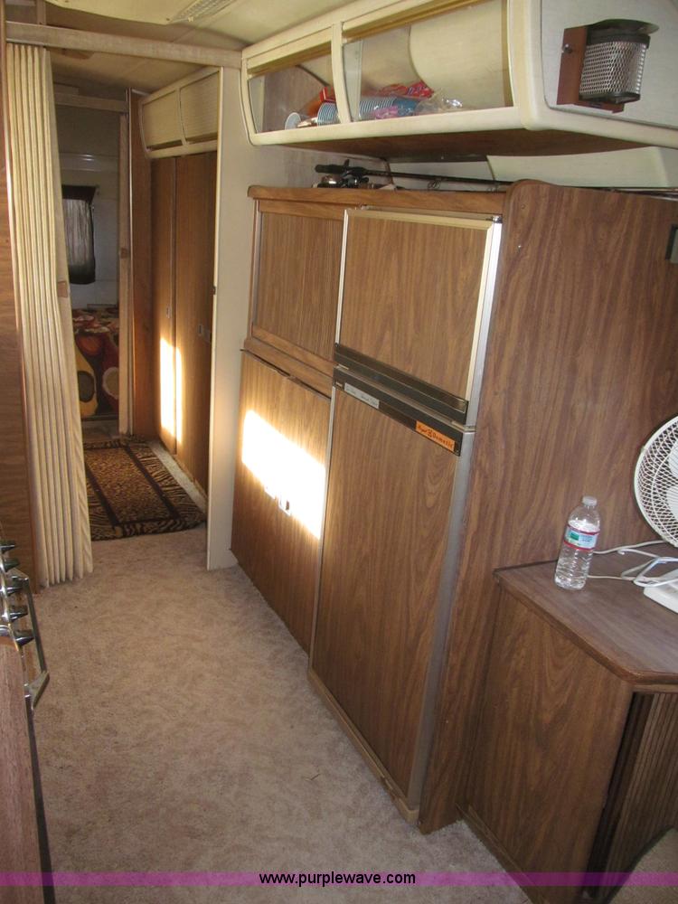 image for item B5337 1976 Airstream S0V31 31' travel trailer