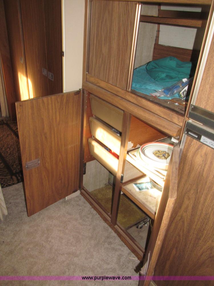 image for item B5337 1976 Airstream S0V31 31' travel trailer