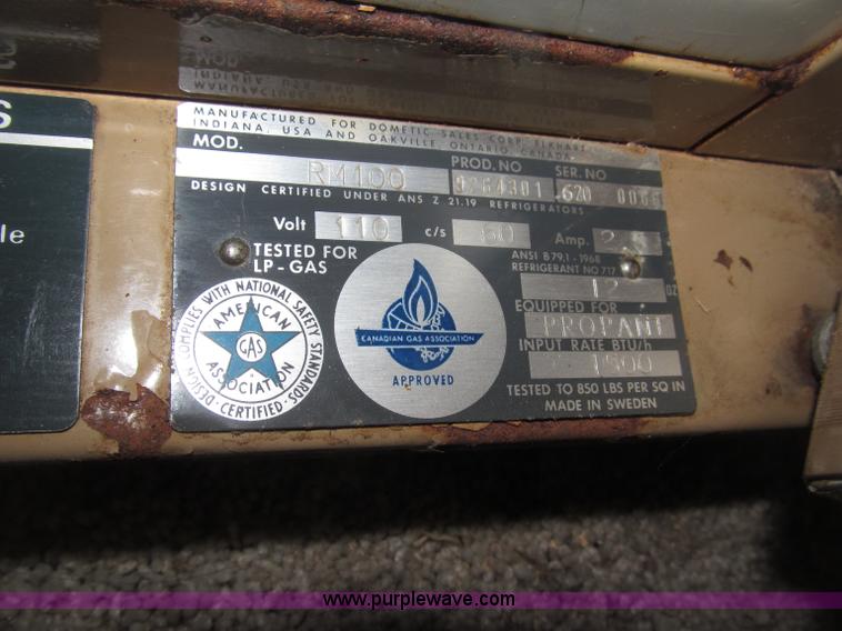 image for item B5337 1976 Airstream S0V31 31' travel trailer