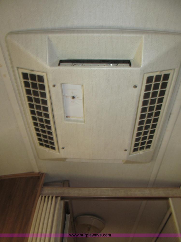 image for item B5337 1976 Airstream S0V31 31' travel trailer