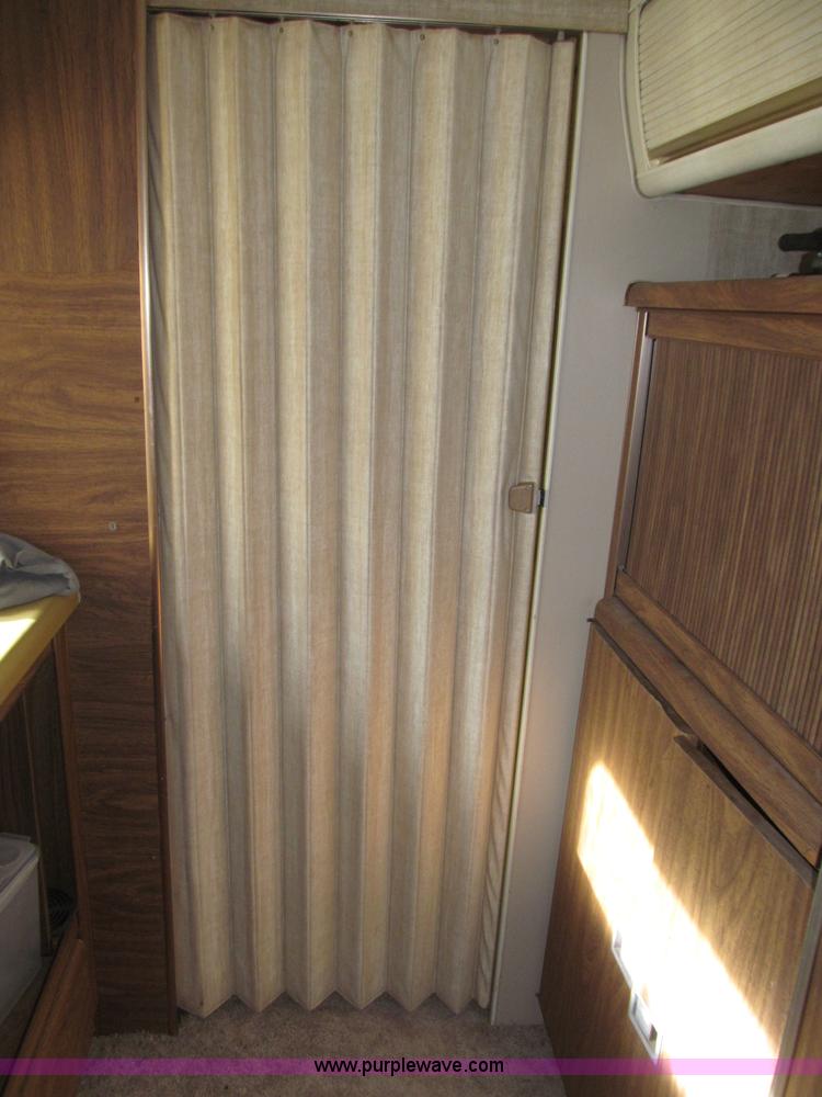 image for item B5337 1976 Airstream S0V31 31' travel trailer