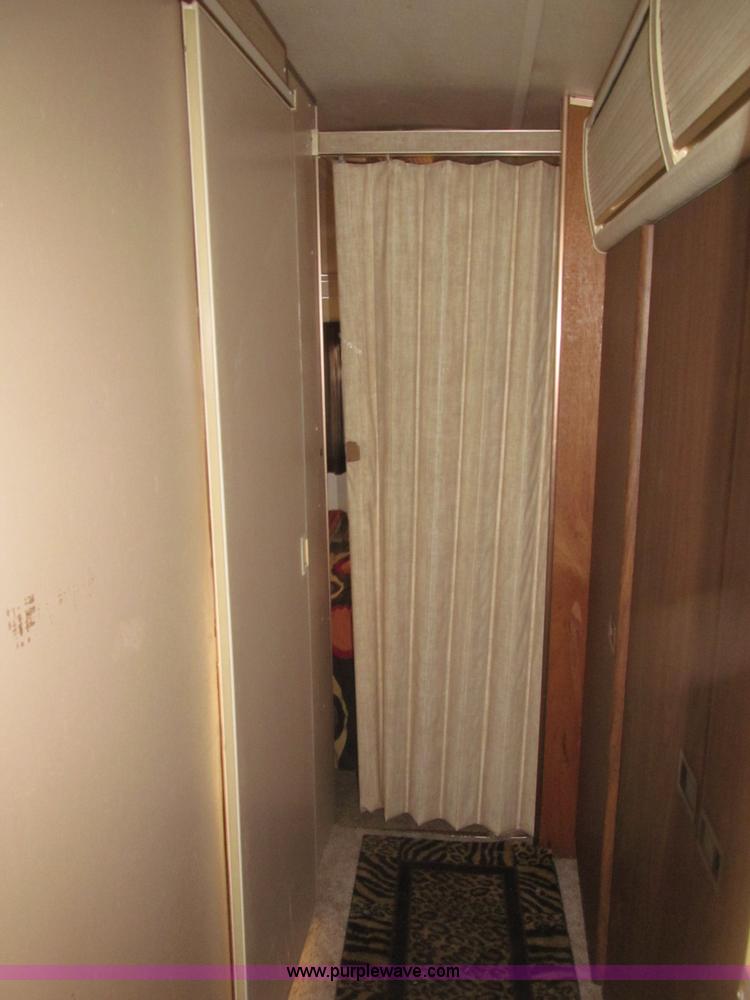 image for item B5337 1976 Airstream S0V31 31' travel trailer