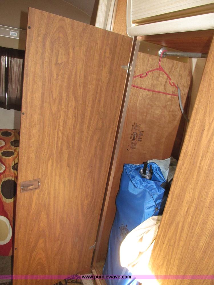 image for item B5337 1976 Airstream S0V31 31' travel trailer