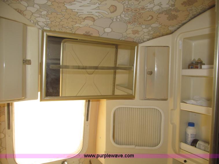 image for item B5337 1976 Airstream S0V31 31' travel trailer