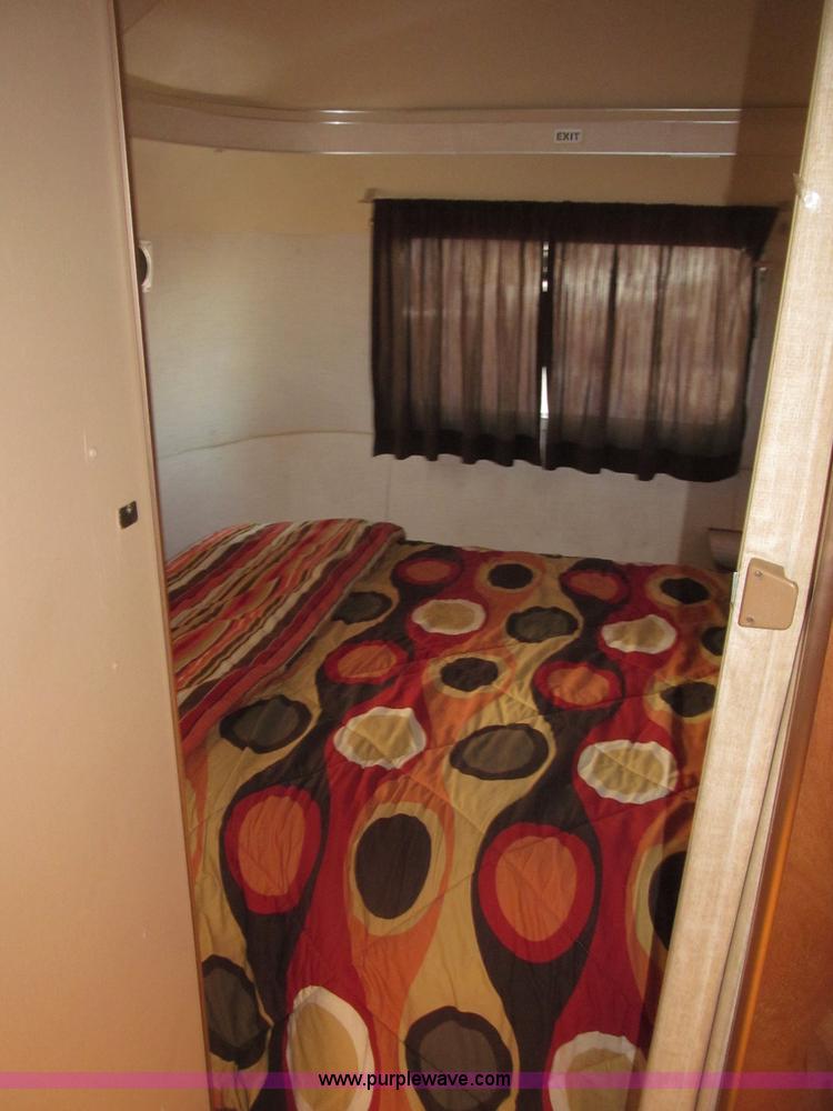 image for item B5337 1976 Airstream S0V31 31' travel trailer