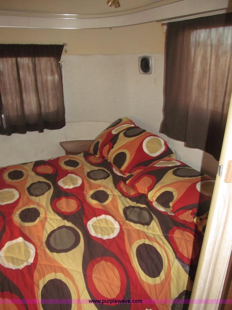 image for item B5337 1976 Airstream S0V31 31' travel trailer