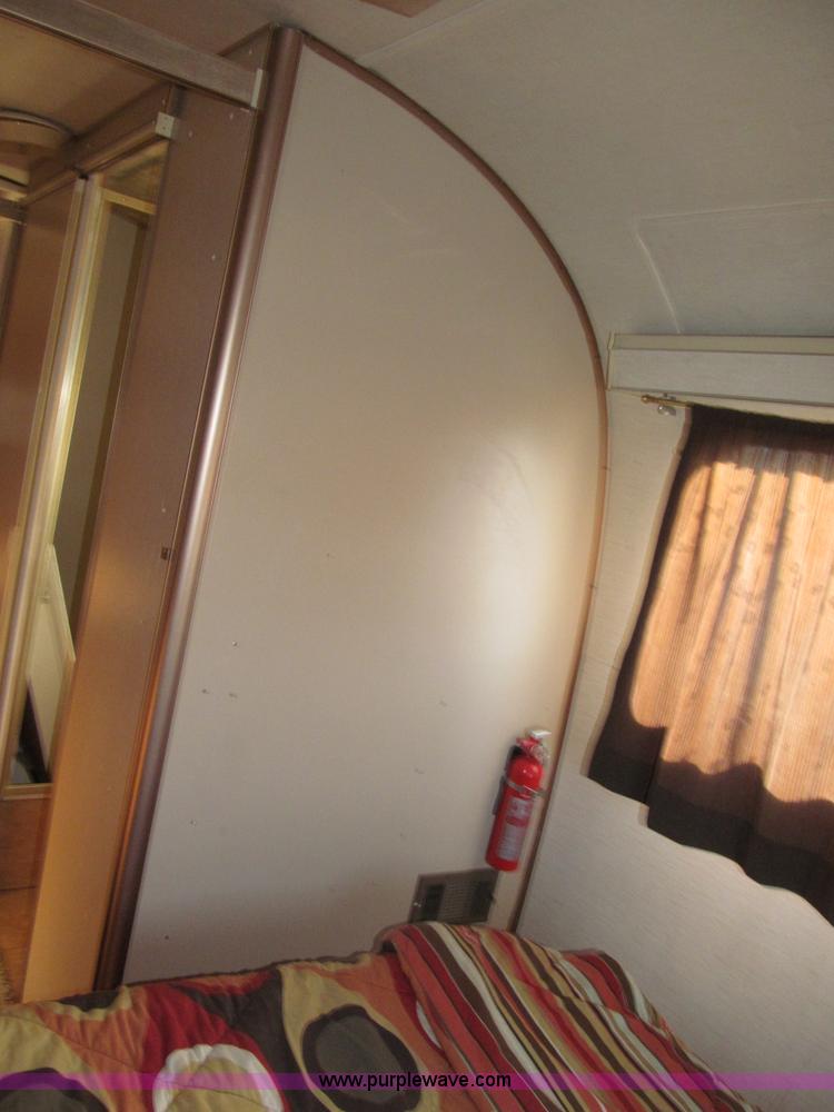 image for item B5337 1976 Airstream S0V31 31' travel trailer