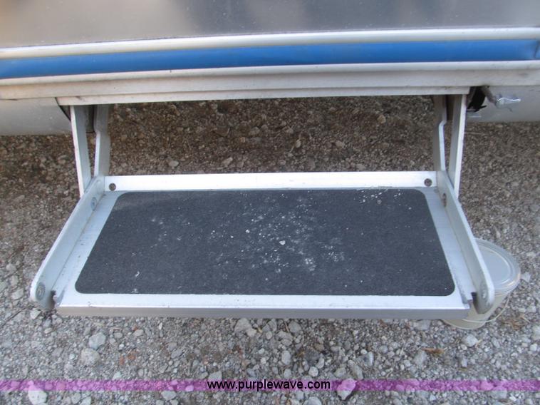 image for item B5337 1976 Airstream S0V31 31' travel trailer