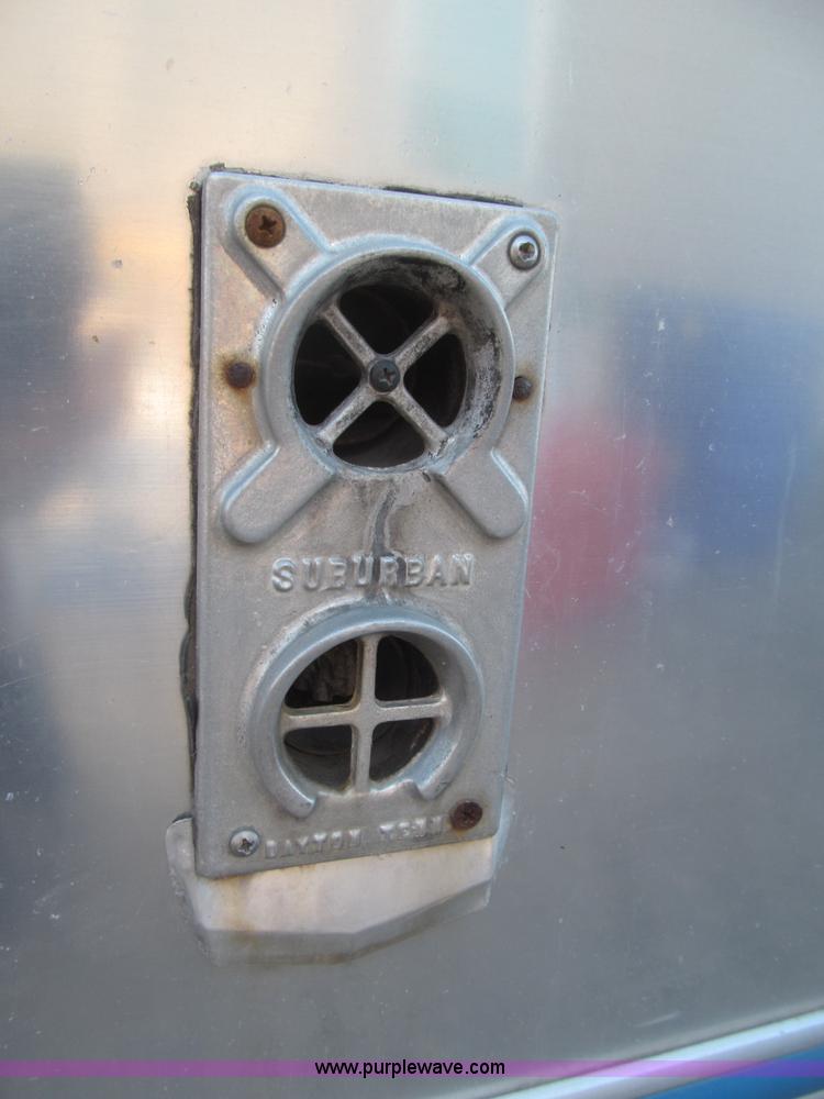 image for item B5337 1976 Airstream S0V31 31' travel trailer