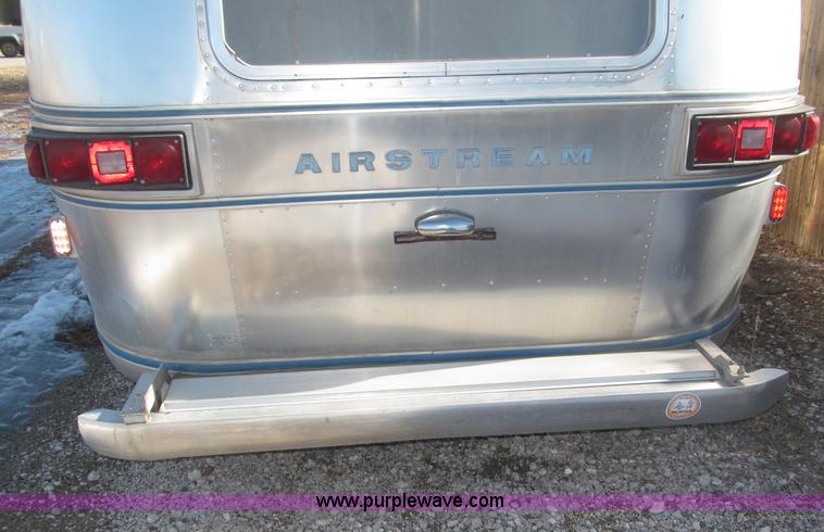 image for item B5337 1976 Airstream S0V31 31' travel trailer