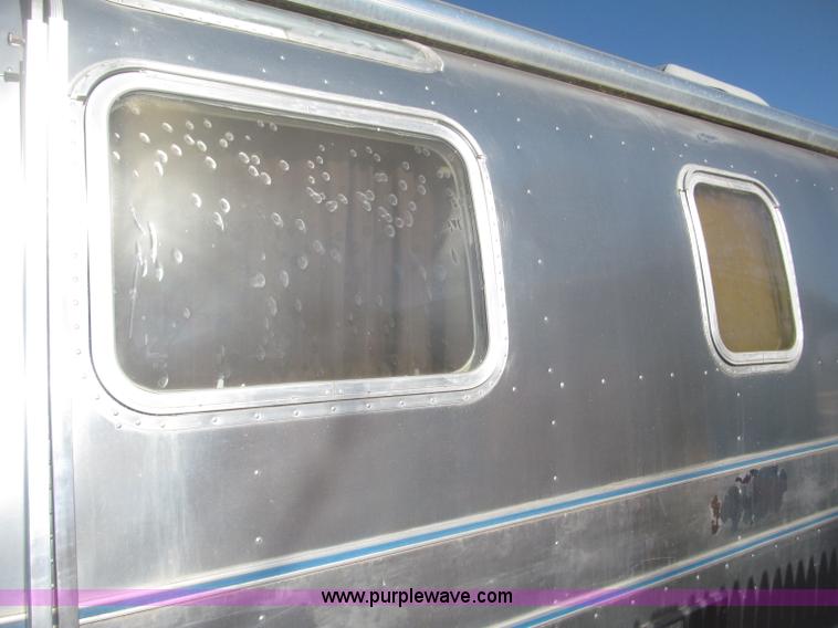image for item B5337 1976 Airstream S0V31 31' travel trailer