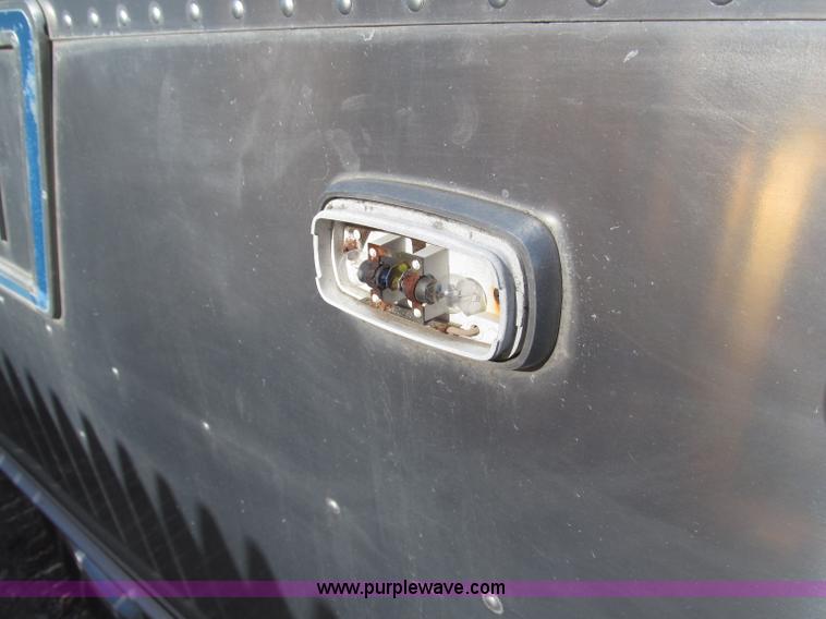 image for item B5337 1976 Airstream S0V31 31' travel trailer