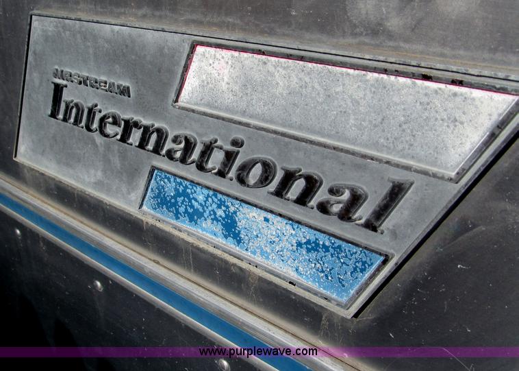 image for item B5337 1976 Airstream S0V31 31' travel trailer