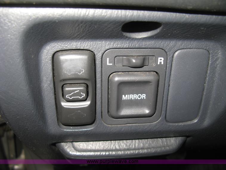 image for item B8402 1999 Honda Civic EX