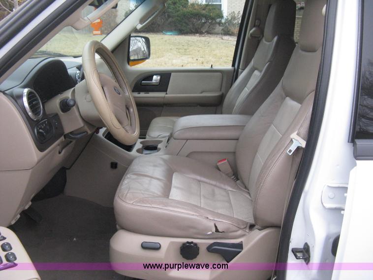 image for item B8403 2003 Ford Expedition Eddie Bauer SUV