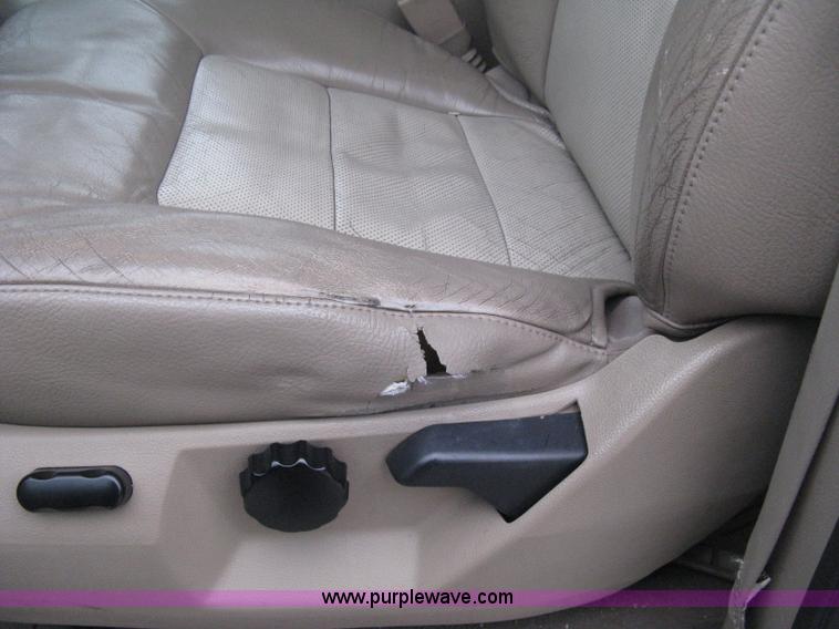 image for item B8403 2003 Ford Expedition Eddie Bauer SUV