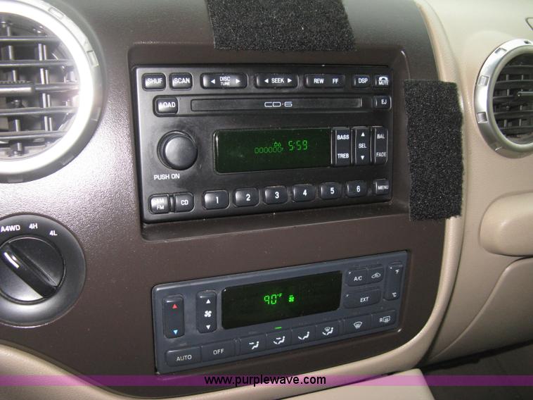 image for item B8403 2003 Ford Expedition Eddie Bauer SUV