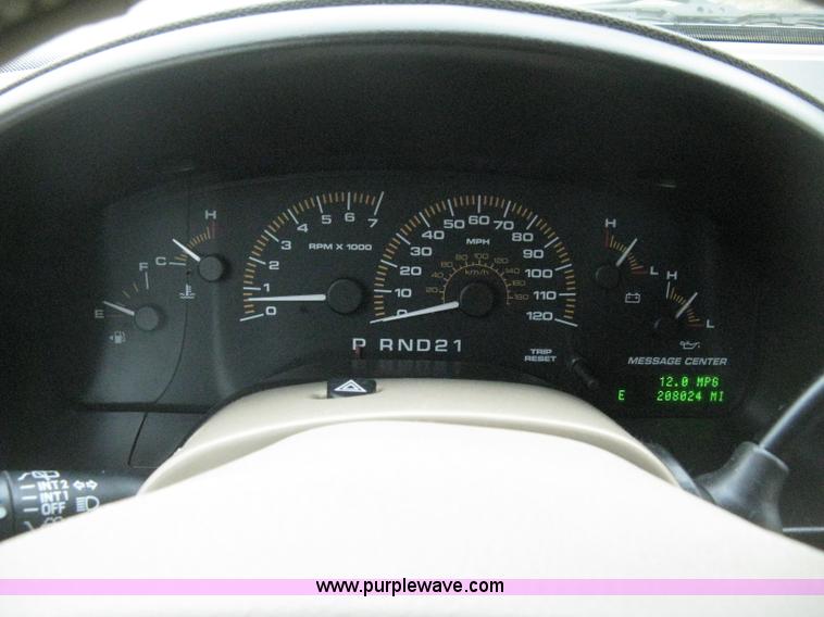 image for item B8403 2003 Ford Expedition Eddie Bauer SUV