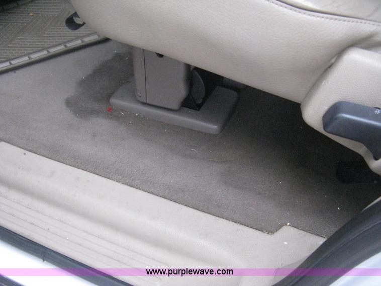 image for item B8403 2003 Ford Expedition Eddie Bauer SUV