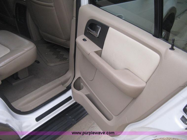 image for item B8403 2003 Ford Expedition Eddie Bauer SUV