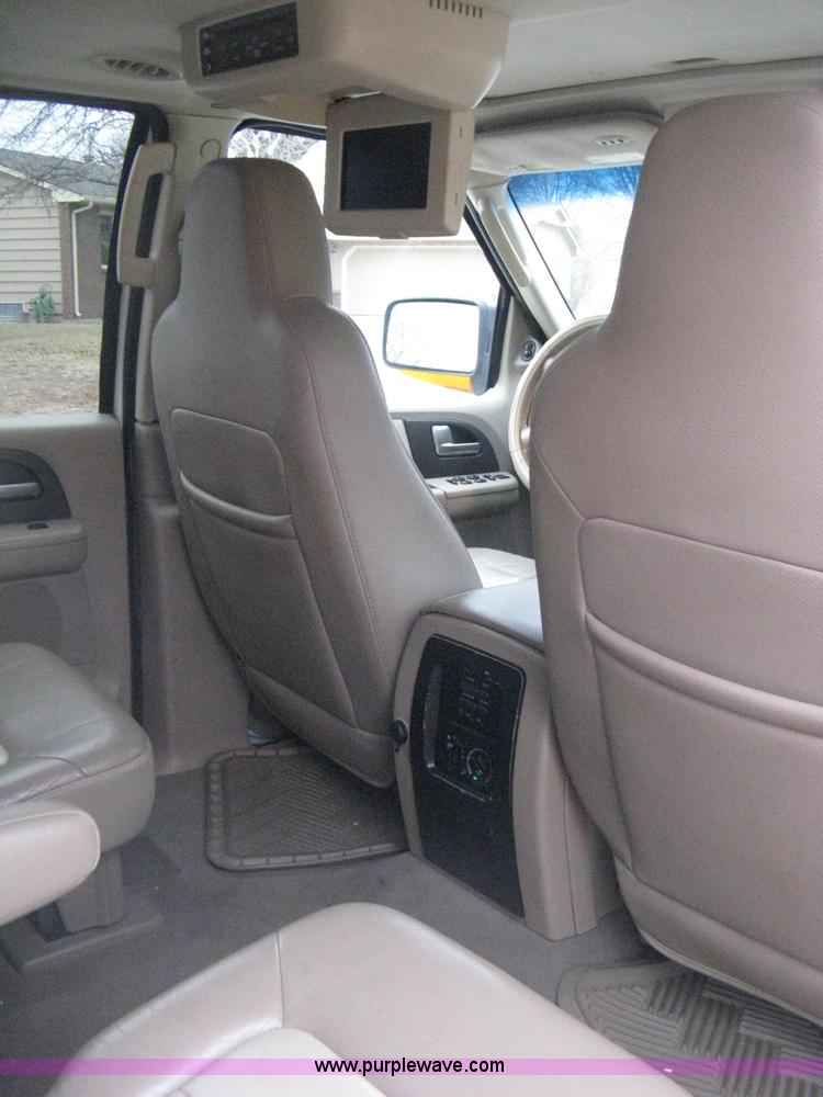 image for item B8403 2003 Ford Expedition Eddie Bauer SUV