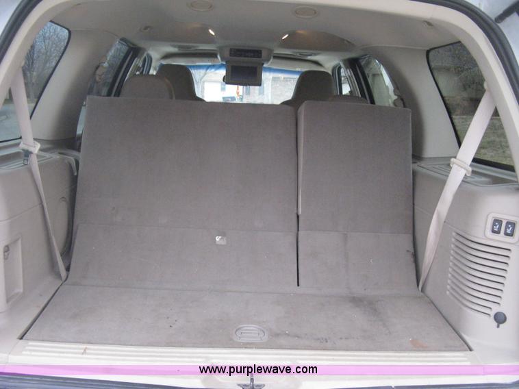 image for item B8403 2003 Ford Expedition Eddie Bauer SUV