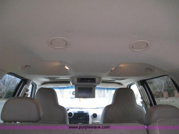 image for item B8403 2003 Ford Expedition Eddie Bauer SUV