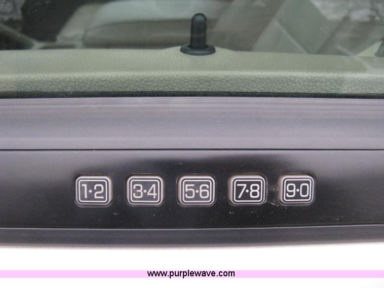 image for item B8403 2003 Ford Expedition Eddie Bauer SUV